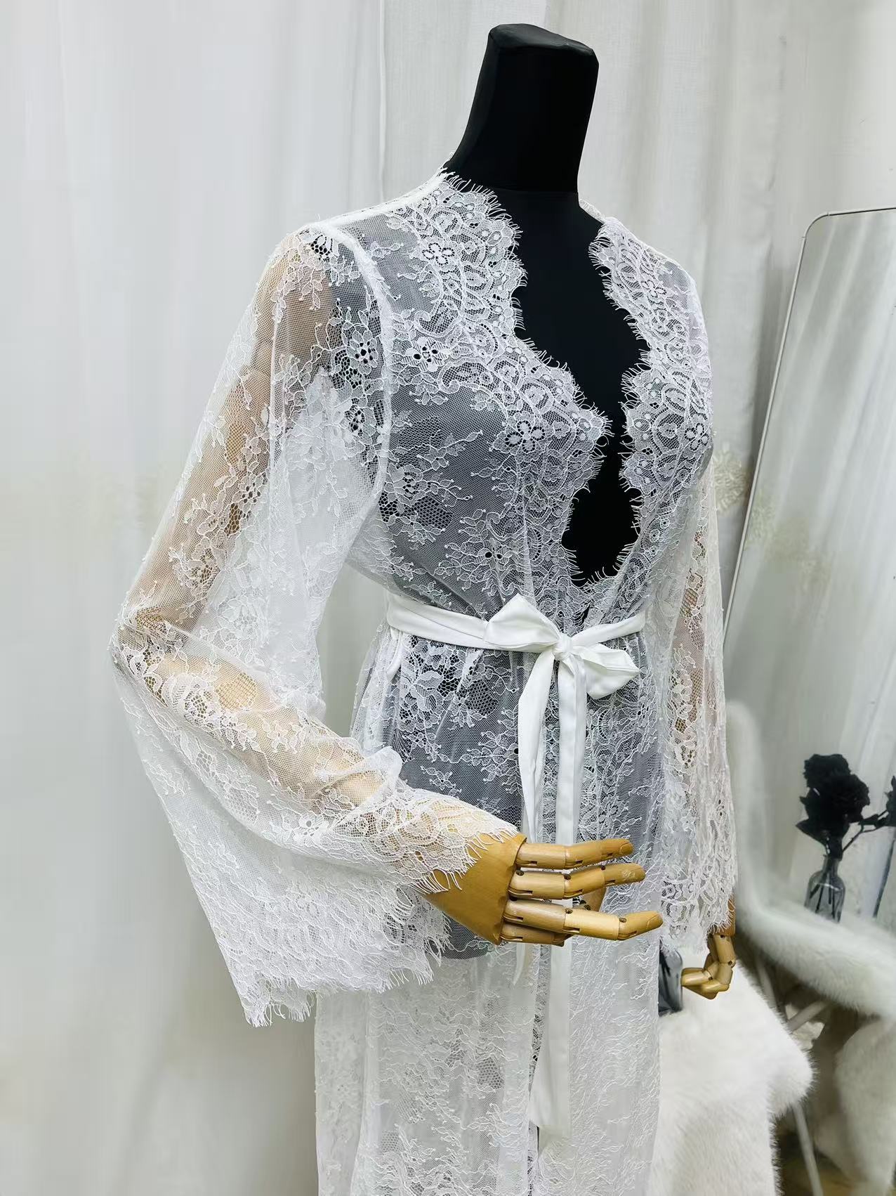 Lace Bridal Robe with Train Ha - Luxury Lifestyle Women recensione e prezzo