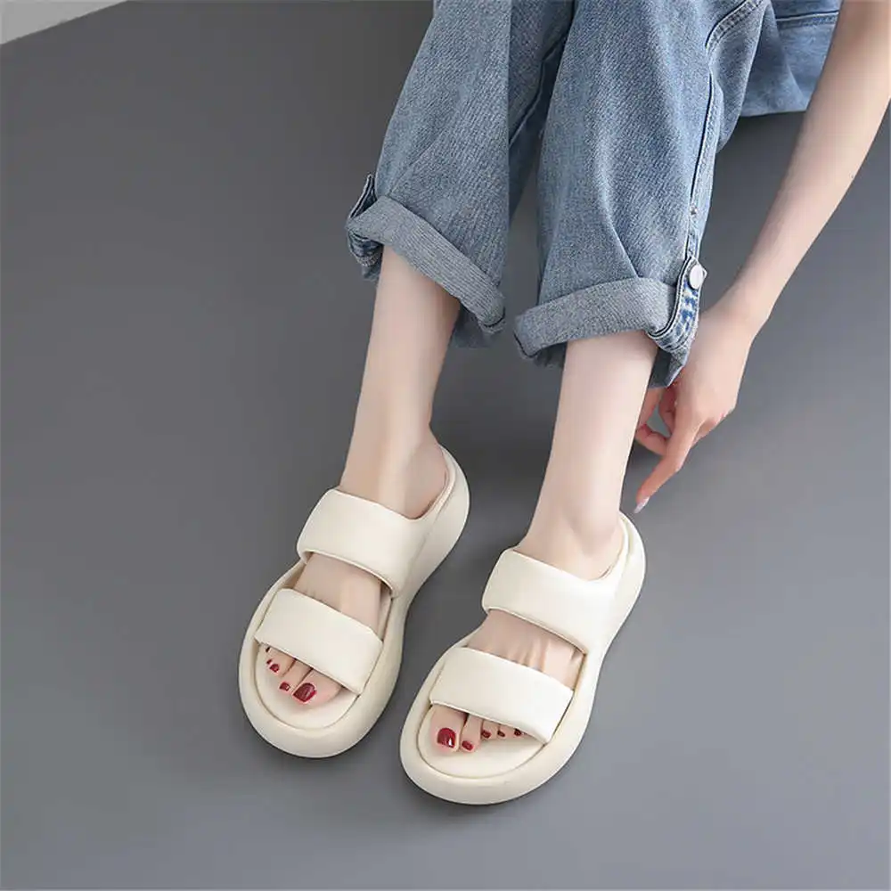 Size 39 Strips Summer Shoes Sa - Luxury Lifestyle Hospitality recensione e prezzo