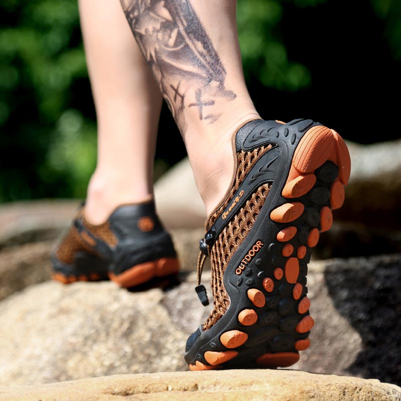 trekking mountain mens sports  - Luxury Lifestyle Hospitality recensione e prezzo